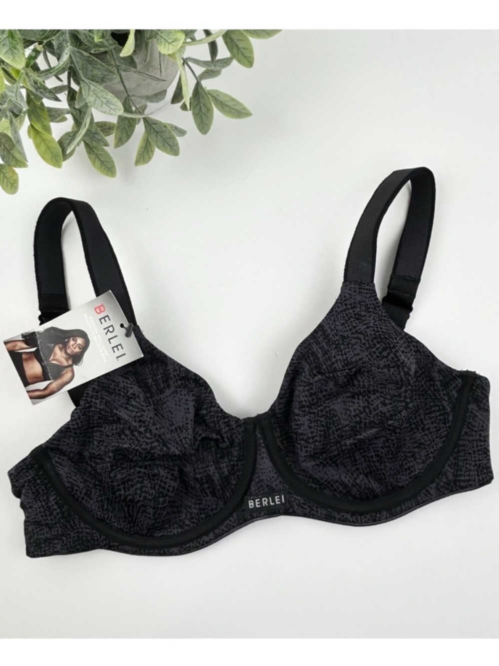Berlei High Performance Underwire Sports Bra Size 32C Style YYR9